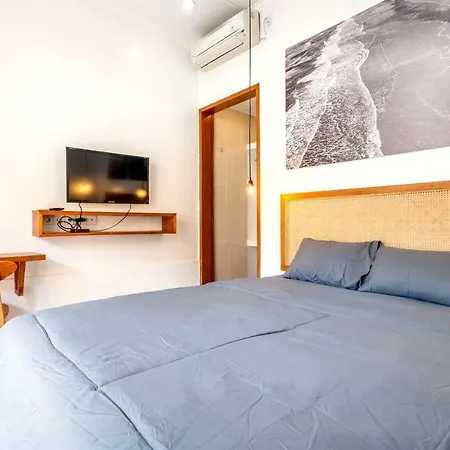 Lumturi House - Centrally Located